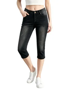 Pantaloni capri in denim lavato elasticizzato da donna, jeans cropped slim fit.