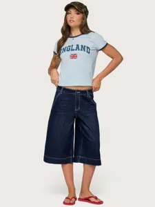 Trendy low-waist casual loose straight-leg washed denim capri pants for women summer fashion.
