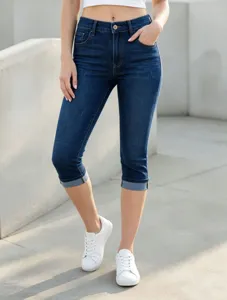 Jeans capri elasticizzati da donna, vestibilita slim pantalone corto estivo casual.