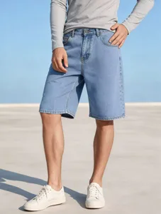 Short en denim coupe ample décontracté pour homme bleu clair jambe droite été détail
