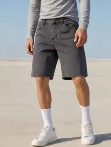 Short en denim gris délavé pour homme style streetwear décontracté coupe droite basique été