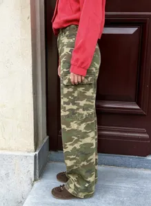 Pantalon cargo camouflage pour femme coupe ample streetwear multi-poches decontracté