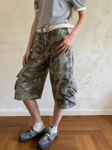 Women's loose casual camo cargo capri pants, stylish low-waist streetwear for summer.