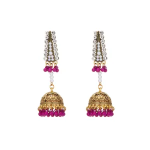 Magnifiques boucles d'oreilles Jhumka dorées style vintage avec strass et perles.