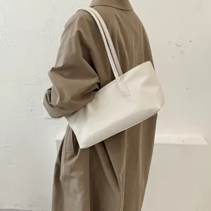 Modische minimalistische PU Leder Schultertasche für Damen, elegante Alltagstasche.