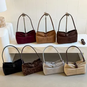 Minimalistική σουέτ τσάντα ώμου, μεγάλη casual τσάντα μόδας για τη φθινοπωρινή εργασία.