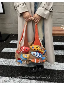 Modieuze color-block gebreide tote bag met schattige pluche vissen voor dames.