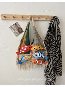 Gebreide colorblock schoudertas met schattige pluche vissen, casual grote handtas.