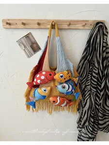Gebreide shopper tas met kleurrijke pluche vissen, casual stijlvolle schoudertas voor dames.