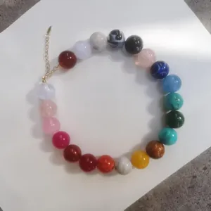 Collana con perline rotonde in resina colorata da 20 mm da donna, choker casual per feste eleganti