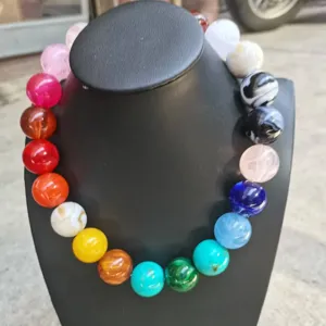 Collana con perle rotonde in resina colorata da 20 mm da donna moda festa quotidiana