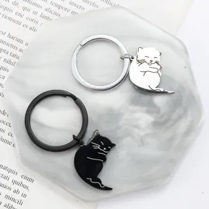 Set di portachiavi con gatti neri e bianchi carini, anelli in metallo in acciaio inox.