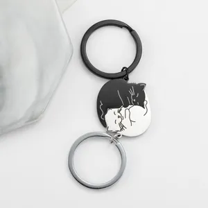 Portachiavi gatto nero e bianco in acciaio inossidabile, grazioso ciondolo di coppia.