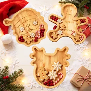 Weihnachtliche Holzserviertabletts mit Cartoon-Motiven für festliche Partys und Dekorationen.