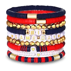 Game Day Perlenarmbänder Set mit roten weißen blauen Tonperlen und Buchstaben Charms.