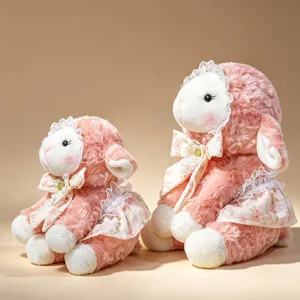 Set di peluche pecora rosa lolita carino con cuffia di pizzo e vestito floreale morbido.