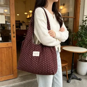 Bolso de hombro plisado de lunares marrones, bolso tote casual grande para uso diario y trabajo.