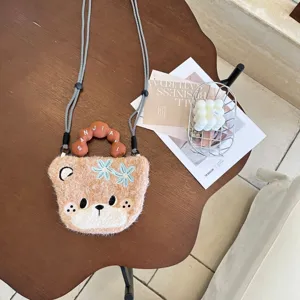 Sac téléphone peluche dessin animé, mini sac bandoulière mignon avec design d'ours.