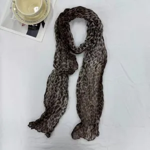 Bufanda larga de hilo Bali arrugado con estampado de leopardo, accesorio de moda.