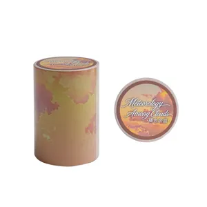 Ruban adhésif décoratif motif nuages de coucher de soleil, fond scrapbooking orange chaud.