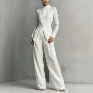 Completo Da Donna Con Camicia A Collo Alto E Pantaloni Larghi Design Minimalista A Tinta Unita Sopra E Sotto Per Ufficio