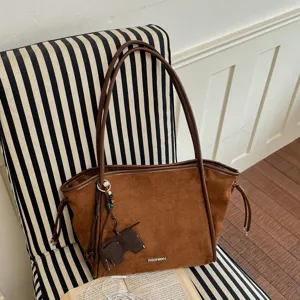 Sac cabas en suédine marron avec bordure et charm éléphant mignon, grand sac épaule décontracté.