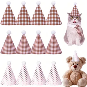 Schattige huisdier verjaardagshoed set met ruit en stip patronen voor honden en katten.