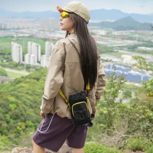 Outdoor sports crossbody phone bag, lightweight and fashionable single shoulder bag for travel.