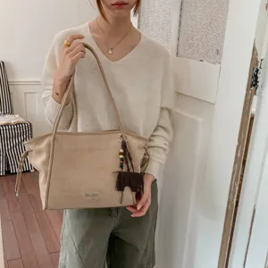 Sac à épaule rétro pour femme grande capacité, cabas en daim décontracté vintage chic.