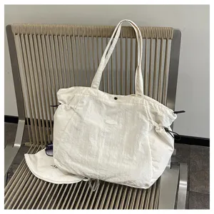 Casual τσάντα tote από νάιλον μεγάλης χωρητικότητας φθινόπωρο χειμώνας με λουράκια.