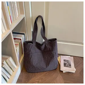 Gemütliche dunkle Karomuster Stoff-Tragetasche für Damen, große Schulter- und Achseltasche.