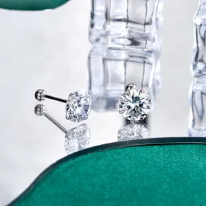 Orecchini a lobo da donna in argento sterling moissanite con quattro griffe minimalisti