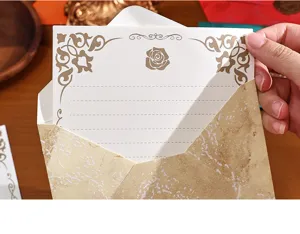 Enveloppe marbre vintage et ensemble de papeterie lignee avec motif floral de rose.