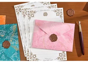 Ensemble de papier a lettres et enveloppe en marbre retro avec sceau de cire pour lettres.