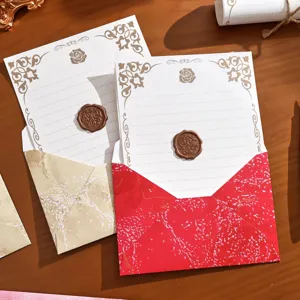 Enveloppe motif marbre set de papeterie rétro avec sceau de cire pour lettres romantiques.