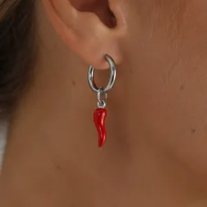 Boucles d'oreilles créoles piment rouge tendance pour femmes, bijoux chic élégants.