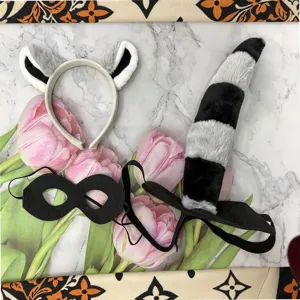 Set costume con fascia per orecchie da procione di Halloween e coda di peluche morbida.