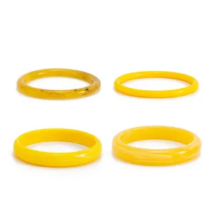 Colorful resin bracelets set, trendy transparent and glossy acrylic bangles for women daily.