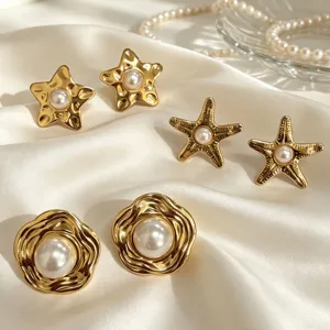 Vue détaillée boucles d'oreilles étoile de mer perle dorée, style français chic femmes.