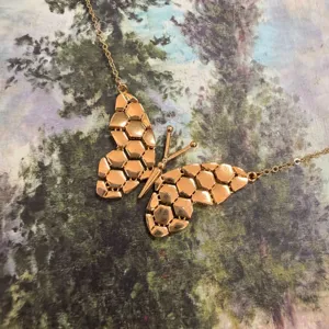 Vintage 18K Gold Plated Brass Honeycomb Hollow Movable Butterfly Pendant Necklace Middle Eastern Style Fashion Jewelry For Women