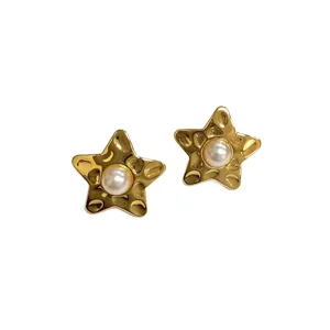 Boucles d'oreilles puces étoile de mer perle en acier plaqué or design de niche chic femmes
