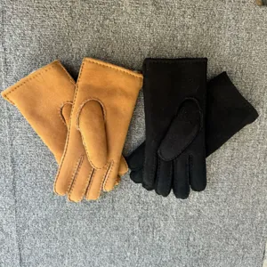 Shearling sheepskin gloves detail, warm thick winter fleece-lined gloves for men and women.