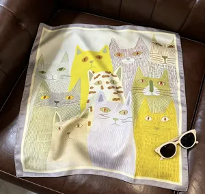Foulard en soie imprime motif chat de dessin anime, petit carre en satin de 70cm elegante.