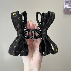 Pince à cheveux nœud multicouche floral rétro élégant accessoire de cheveux en tissu foncé