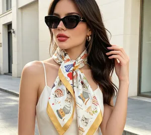 Chic foulard en soie avec imprimé chat, carré satiné de 70cm, écharpe élégante pour femmes.