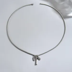 Collana con pendente a tema baseball stile hip hop con guanto mazza e berretto moda