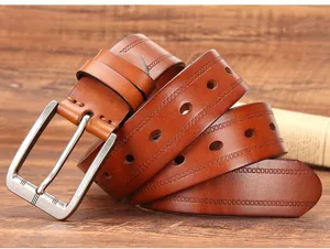 Ceinture homme vintage en cuir marron véritable avec boucle ardillon et motifs gaufrés.