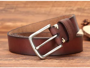 Retro echt rundleer leren riem voor heren met vintage metalen doorn gesp handnaaiwerk.
