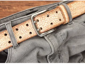 Cintura in vera pelle casual da uomo in stile retro con fibbia a doppio ardiglione e design strutturato.