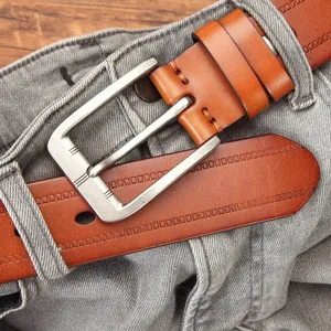 Ceinture homme en cuir de vachette véritable avec boucle ardillon métallique style rétro chic.